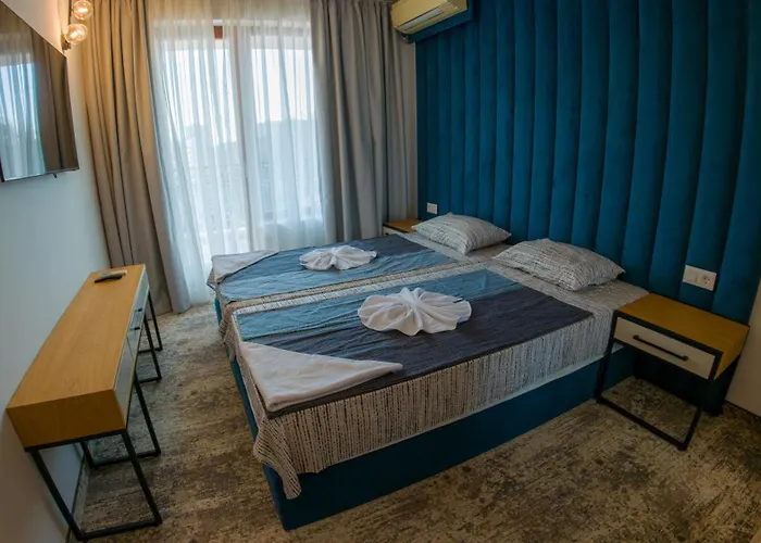 Goldensands Apartment *